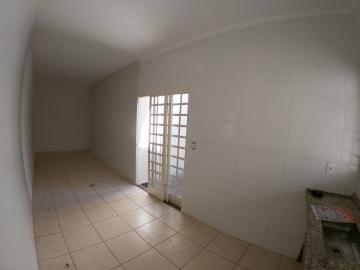 Alugar Casa / Padrão em São José do Rio Preto R$ 1.000,00 - Foto 2