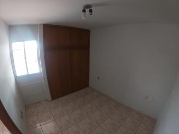 Alugar Apartamento / Padrão em São José do Rio Preto R$ 900,00 - Foto 8