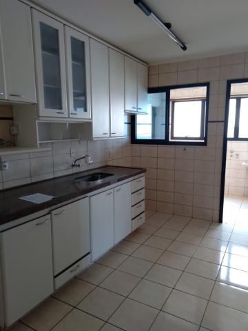 Alugar Apartamento / Padrão em São José do Rio Preto R$ 1.300,00 - Foto 4