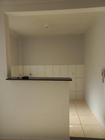 Alugar Apartamento / Padrão em São José do Rio Preto R$ 650,00 - Foto 2