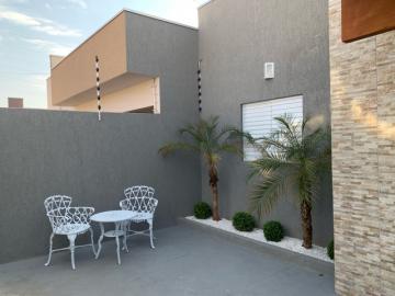 Alugar Casa / Padrão em Bady Bassitt. apenas R$ 425.000,00