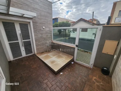 Alugar Casa / Padrão em São José do Rio Preto. apenas R$ 500,00