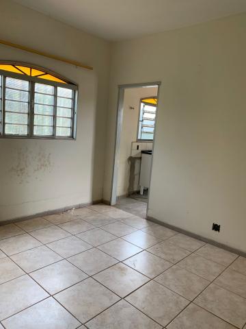 Alugar Casa / Padrão em São José do Rio Preto. apenas R$ 900,00