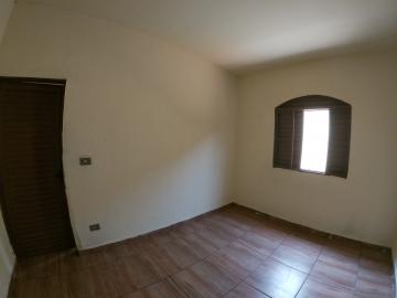 Alugar Casa / Padrão em São José do Rio Preto R$ 650,00 - Foto 2