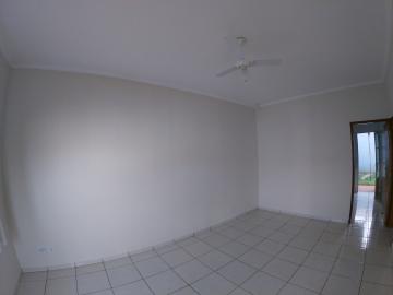 Alugar Casa / Padrão em São José do Rio Preto R$ 800,00 - Foto 3