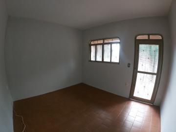 Alugar Casa / Padrão em São José do Rio Preto R$ 1.000,00 - Foto 3