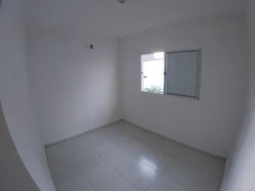 Alugar Casa / Padrão em São José do Rio Preto R$ 800,00 - Foto 13