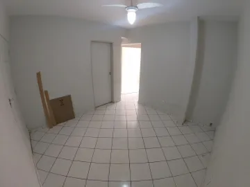 Alugar Apartamento / Padrão em São José do Rio Preto R$ 900,00 - Foto 2