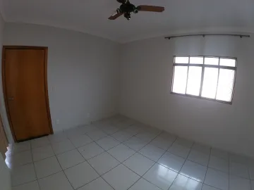 Alugar Casa / Padrão em São José do Rio Preto R$ 1.350,00 - Foto 4