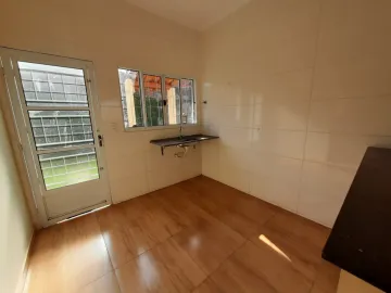 Alugar Casa / Padrão em São José do Rio Preto R$ 1.000,00 - Foto 5