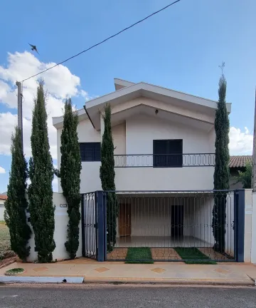 Casa / Sobrado em Bálsamo 