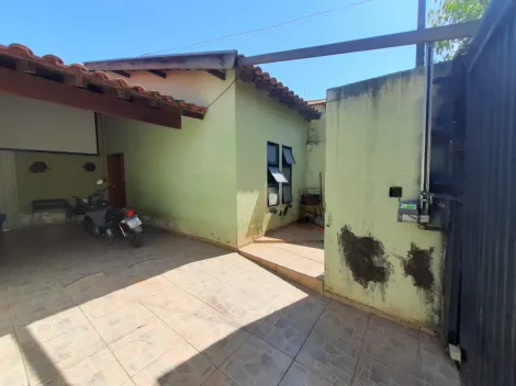 Alugar Casa / Padrão em São José do Rio Preto. apenas R$ 900,00