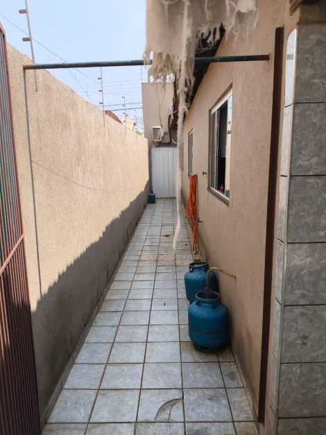 Comprar Casa / Padrão em São José do Rio Preto R$ 270.000,00 - Foto 17