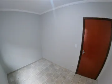 Alugar Casa / Padrão em São José do Rio Preto R$ 1.300,00 - Foto 9