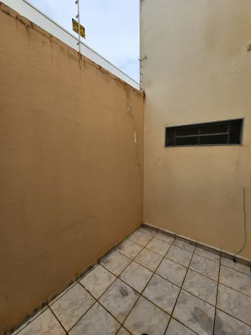 Alugar Casa / Padrão em São José do Rio Preto R$ 2.100,00 - Foto 6