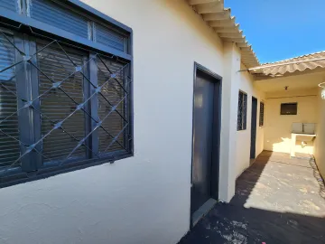 Alugar Casa / Padrão em São José do Rio Preto. apenas R$ 700,00