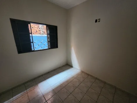 Alugar Casa / Padrão em São José do Rio Preto R$ 1.300,00 - Foto 9