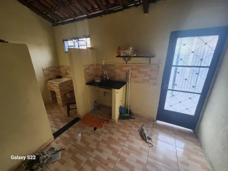 Alugar Casa / Padrão em São José do Rio Preto R$ 1.000,00 - Foto 2