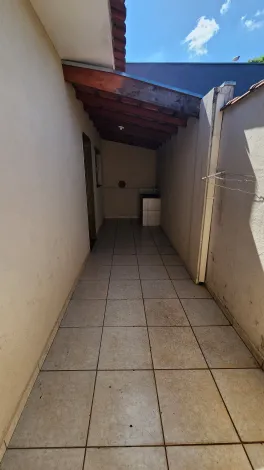 Alugar Casa / Padrão em São José do Rio Preto R$ 1.000,00 - Foto 11