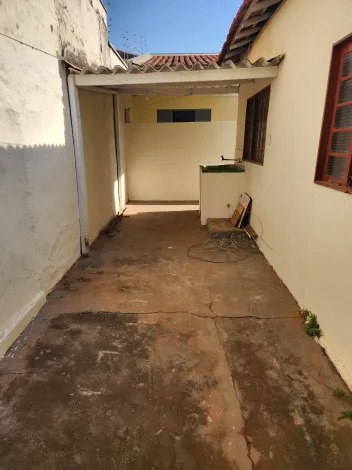 Alugar Casa / Padrão em São José do Rio Preto R$ 1.800,00 - Foto 14