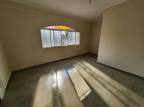 Alugar Casa / Padrão em São José do Rio Preto R$ 3.500,00 - Foto 2