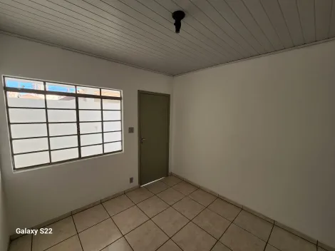 Alugar Casa / Padrão em São José do Rio Preto R$ 800,00 - Foto 4