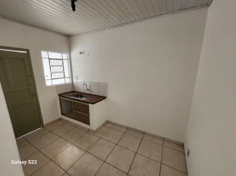 Alugar Casa / Padrão em São José do Rio Preto R$ 800,00 - Foto 5