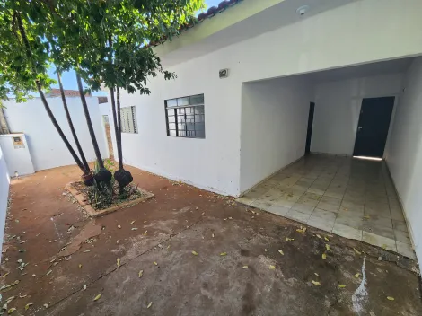 Alugar Casa / Padrão em São José do Rio Preto. apenas R$ 850,00