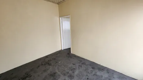 Alugar Casa / Padrão em São José do Rio Preto R$ 650,00 - Foto 2