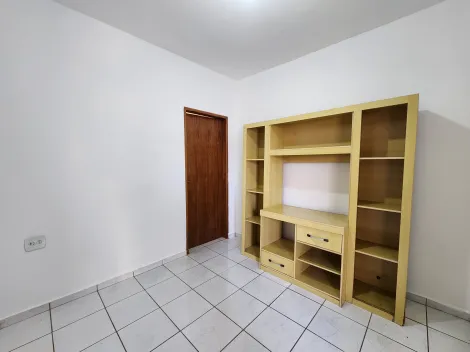 Alugar Casa / Padrão em São José do Rio Preto R$ 800,00 - Foto 2