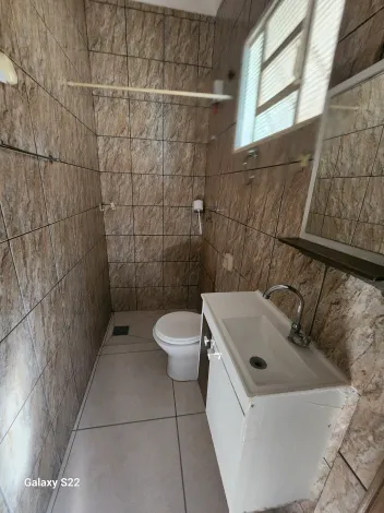 Alugar Casa / Padrão em São José do Rio Preto R$ 1.500,00 - Foto 15