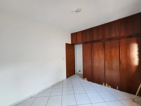 Alugar Casa / Padrão em São José do Rio Preto R$ 2.700,00 - Foto 8