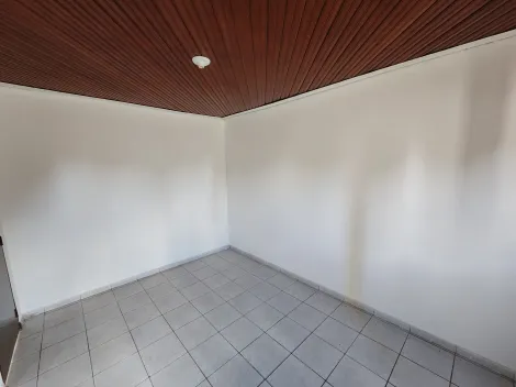 Alugar Casa / Padrão em São José do Rio Preto R$ 900,00 - Foto 4