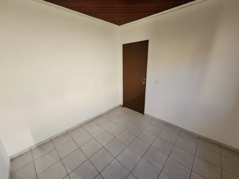 Alugar Casa / Padrão em São José do Rio Preto R$ 900,00 - Foto 9