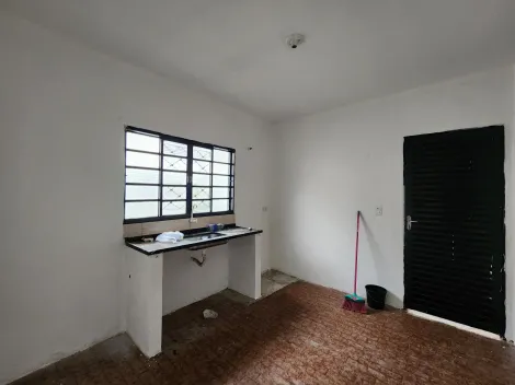 Alugar Casa / Padrão em São José do Rio Preto R$ 1.000,00 - Foto 3