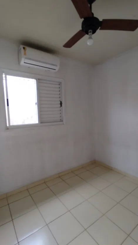 Comprar Casa / Padrão em São José do Rio Preto R$ 250.000,00 - Foto 4