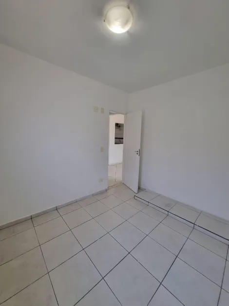 Alugar Casa / Condomínio em São José do Rio Preto R$ 1.800,00 - Foto 3