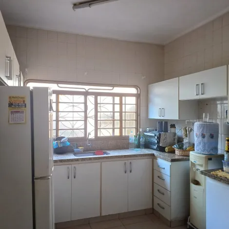 Alugar Casa / Padrão em São José do Rio Preto R$ 3.000,00 - Foto 3