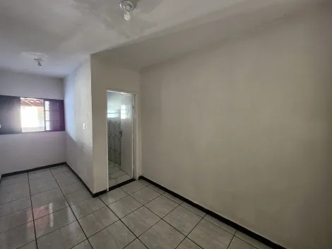 Alugar Casa / Padrão em São José do Rio Preto R$ 1.400,00 - Foto 4