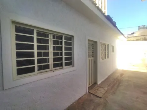 Alugar Casa / Padrão em São José do Rio Preto. apenas R$ 900,00