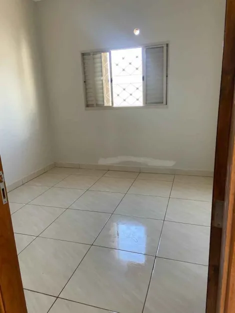 Alugar Casa / Padrão em São José do Rio Preto R$ 1.000,00 - Foto 3