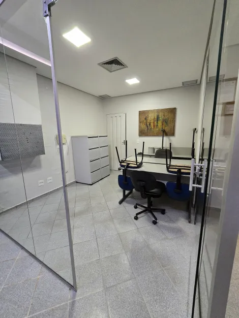 Alugar Comercial / Salão em São José do Rio Preto R$ 2.500,00 - Foto 8