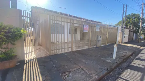 Alugar Casa / Padrão em São José do Rio Preto. apenas R$ 800,00