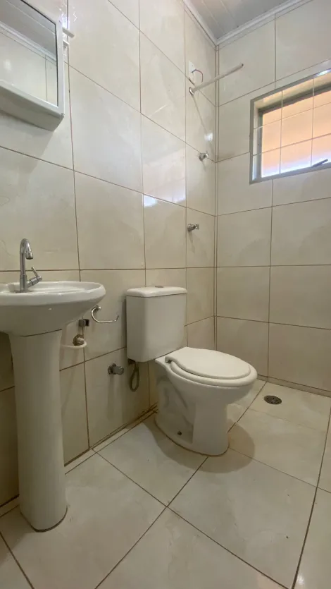 Alugar Casa / Padrão em São José do Rio Preto R$ 800,00 - Foto 6