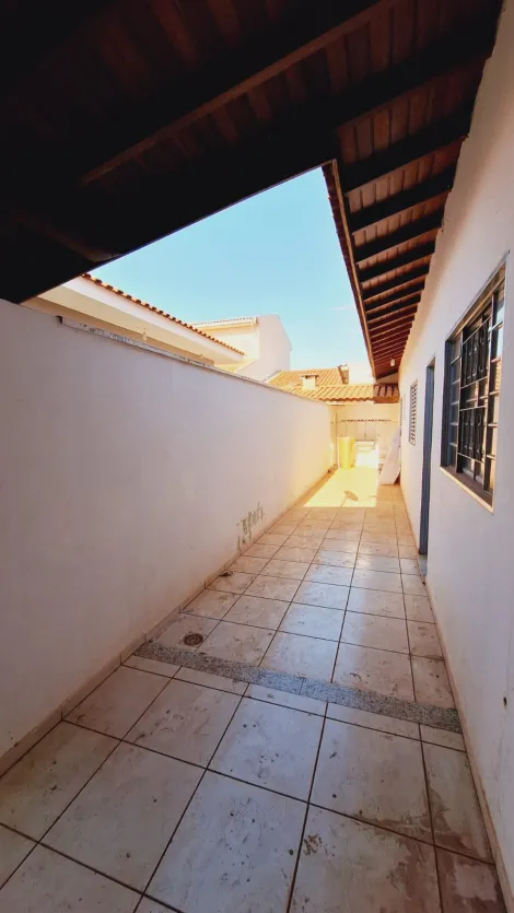 Alugar Casa / Padrão em São José do Rio Preto R$ 1.600,00 - Foto 4