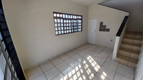 Alugar Casa / Padrão em Mirassol. apenas R$ 355.000,00