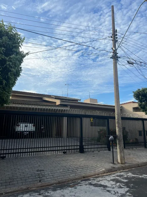 Casa / Padrão em São José do Rio Preto 