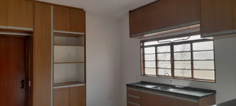 Alugar Casa / Padrão em São José do Rio Preto R$ 2.200,00 - Foto 2