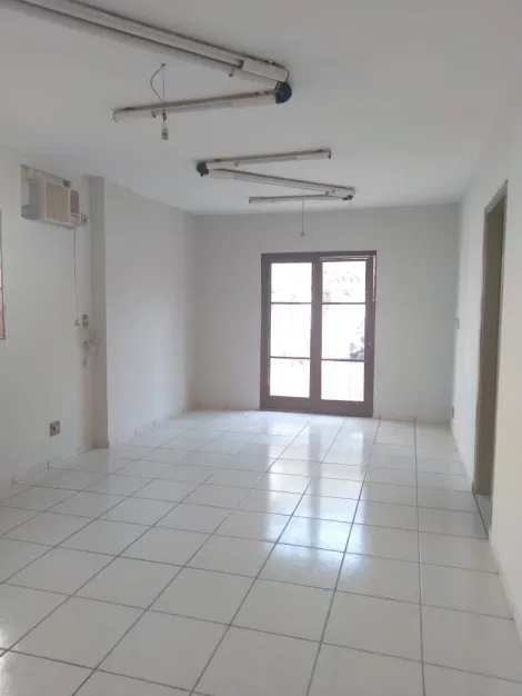 Alugar Casa / Padrão em São José do Rio Preto. apenas R$ 1.200,00