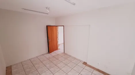 Alugar Casa / Padrão em São José do Rio Preto. apenas R$ 3.000,00